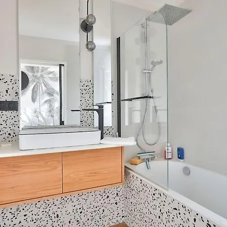 Stunning 1br Flat On The Bois Blancs District شقة ليل