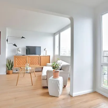 Apartment Stunning 1br Flat On The Bois Blancs District *
